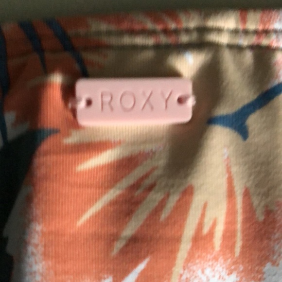 NWT ROXY swimsuit bottom size M to L - Picture 9 of 10